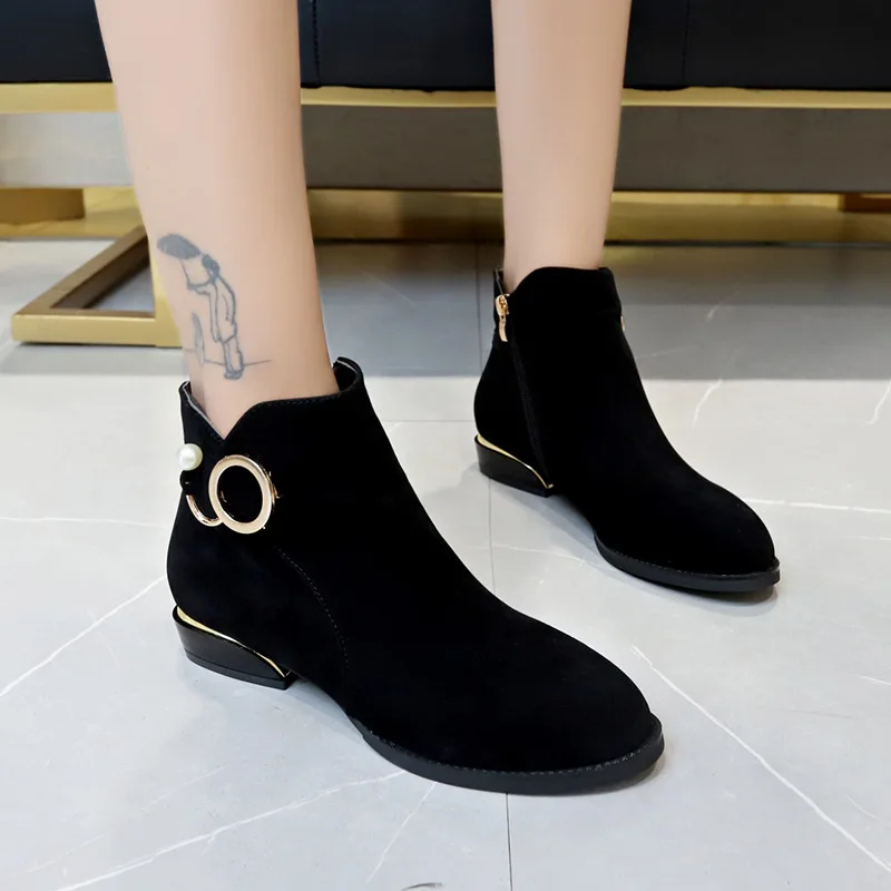 2021 Autumn and Winter New Thick-heeled Short Boots Women's Low-heeled Large Size Women's Boots Trend Martin Boots
2021 Autumn and Winter New Thick-heeled Short Boots Women's Low-heeled Large Size Women's Boots Trend Martin Boots