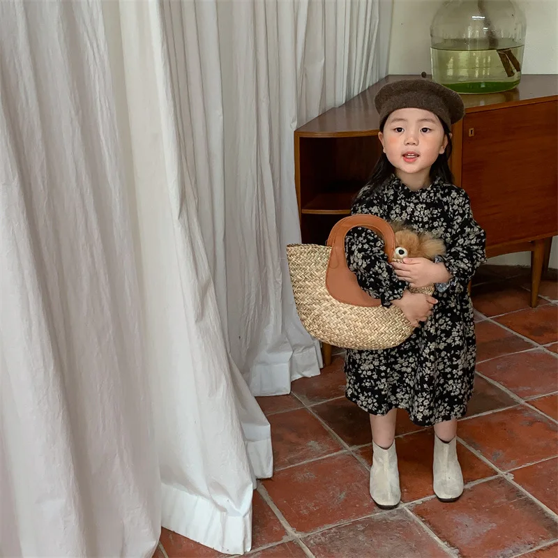 RiniKinda Children Clothing Dress New Floral Retro Princess Dress Autumn Clothes Printing Flowers Kids Dresses Girls Dress
RiniKinda Children Clothing Dress New Floral Retro Princess Dress Autumn Clothes Printing Flowers Kids Dresses Girls Dress