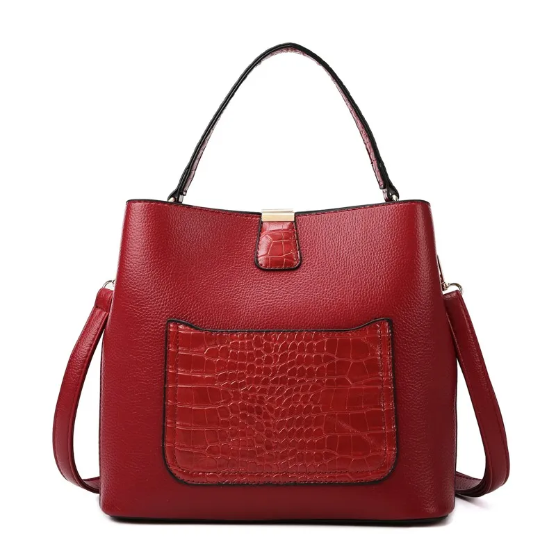 Новая модная маленькая квадратная сумка с вышивкой, женская сумка через плечо, зимняя высококачественная сумка-мессенджер на цепочке
Новая модная маленькая квадратная сумка с вышивкой, женская сумка через плечо, зимняя высококачественная сумка-мессенджер на цепочке