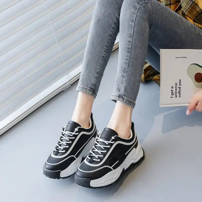 2022 Women Casual Shoes New Spring White Sneakers Breathable Flower Lace-Up Women Sneakers Women Shoes Fashion Embroidered
2022 Women Casual Shoes New Spring White Sneakers Breathable Flower Lace-Up Women Sneakers Women Shoes Fashion Embroidered
