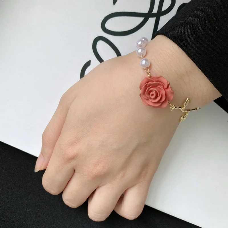 Delysia King Rose Flower Vintage Pearl Bracelet White Flower Sweet Bracelet Rose Flower Retro Baroque Pearl Temperament
Delysia King Rose Flower Vintage Pearl Bracelet White Flower Sweet Bracelet Rose Flower Retro Baroque Pearl Temperament