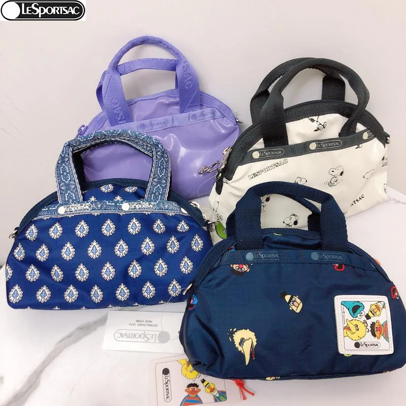 Kawaii аниме мультфильм Lesportsac Водонепроницаемая тканевая сумка новая сумка-мессенджер модная сумка через плечо сумка 3631 маленькая
Kawaii аниме мультфильм Lesportsac Водонепроницаемая тканевая сумка новая сумка-мессенджер модная сумка через плечо сумка 3631 маленькая