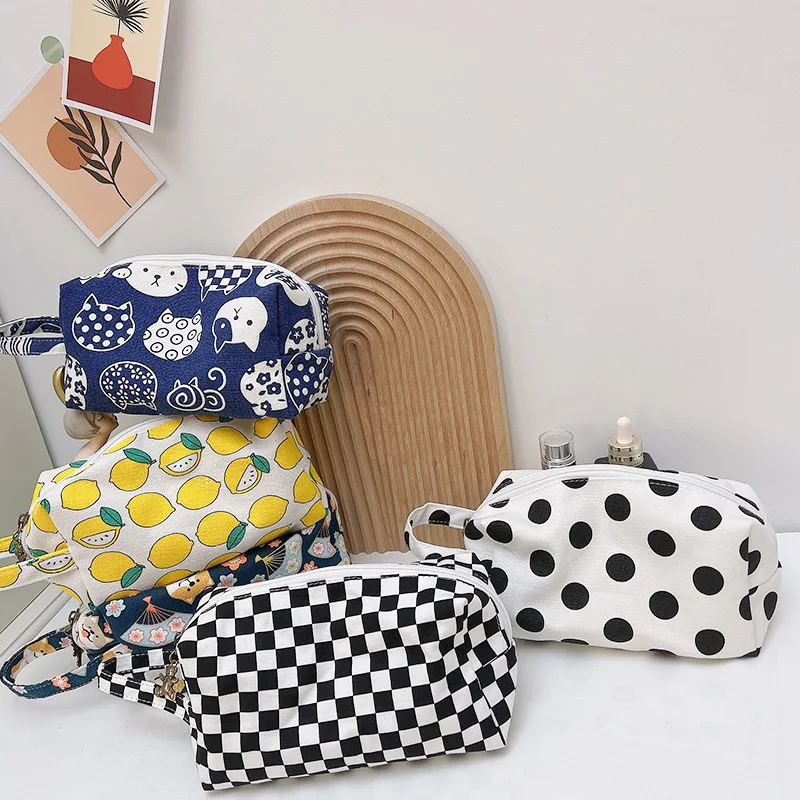 Холщовые сумки, сумки для монет для девочек, женские косметические сумки на молнии, простые женские вместительные косметические Чехлы, сумк...
Холщовые сумки, сумки для монет для девочек, женские косметические сумки на молнии, простые женские вместительные косметические Чехлы, сумк...