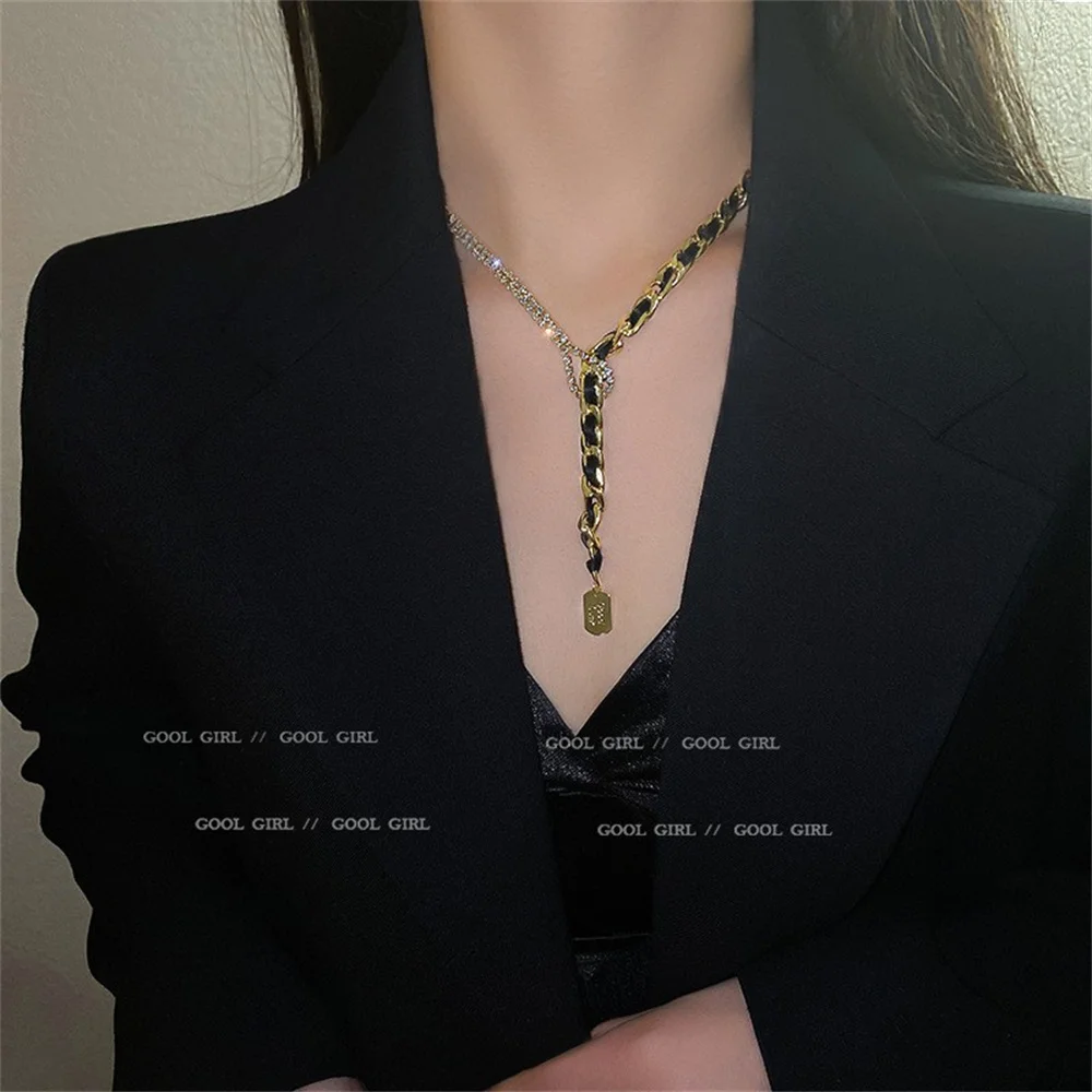 Exaggerated Sense Of Design Winding Set Diamond Necklace Personality Temperament Pendant Hip Hop Lnternet Celebrity Pendant
Exaggerated Sense Of Design Winding Set Diamond Necklace Personality Temperament Pendant Hip Hop Lnternet Celebrity Pendant
