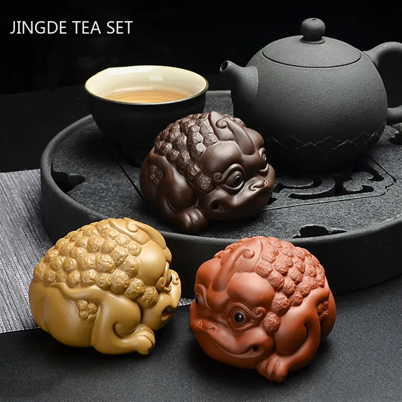 1PCS Handmade Golden Toad Statue Purple Clay Tea Pet Lucky Animal Tea Figurine Ornaments Boutique Tea Set Decoration Crafts
1PCS Handmade Golden Toad Statue Purple Clay Tea Pet Lucky Animal Tea Figurine Ornaments Boutique Tea Set Decoration Crafts