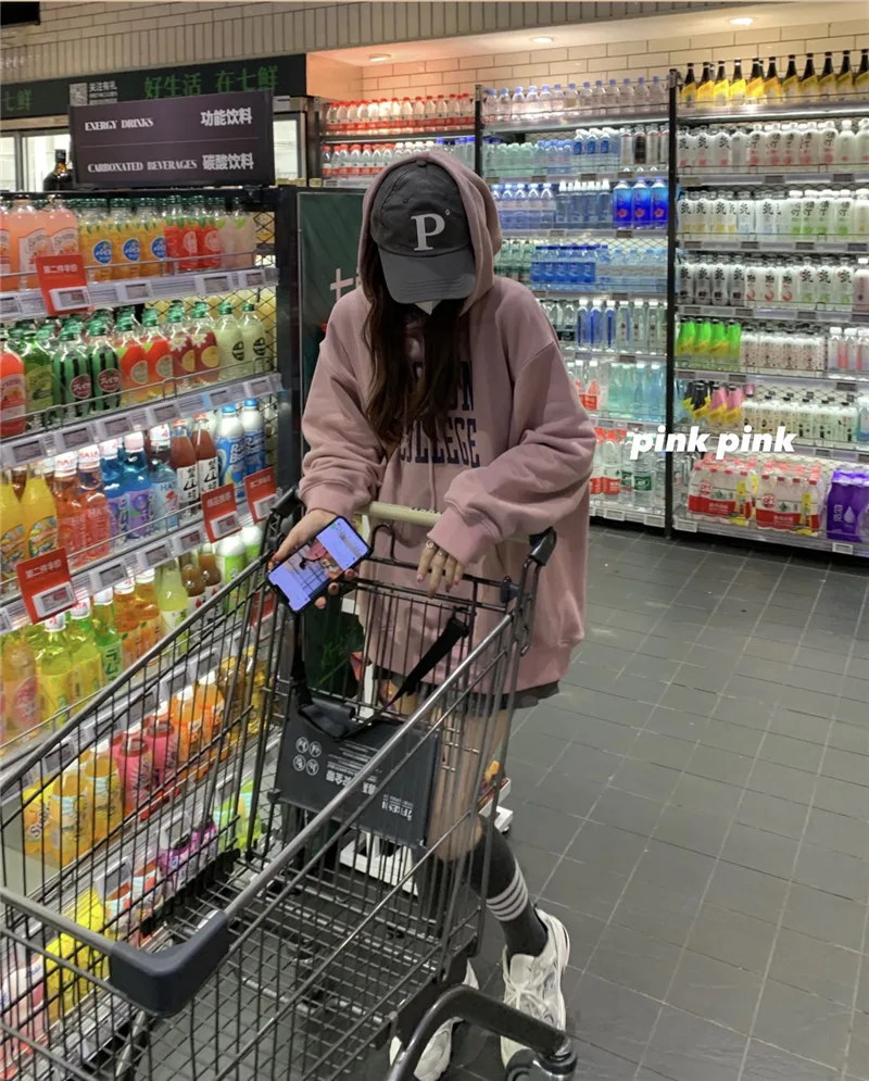 Женский утепленный плюшевый свитер GWW1374, новинка 2022, американский ретро свитер с капюшоном и буквенным принтом, свободный длинный рукав
Женский утепленный плюшевый свитер GWW1374, новинка 2022, американский ретро свитер с капюшоном и буквенным принтом, свободный длинный рукав