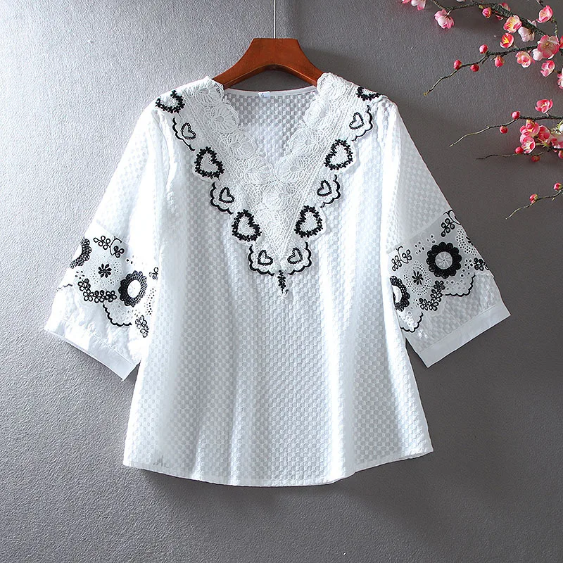 SuperAen 2022 Summer Retro Lace Patchwork Casual Loose All Match V-neck Women Shirts Blouse Three Quarter
SuperAen 2022 Summer Retro Lace Patchwork Casual Loose All Match V-neck Women Shirts Blouse Three Quarter