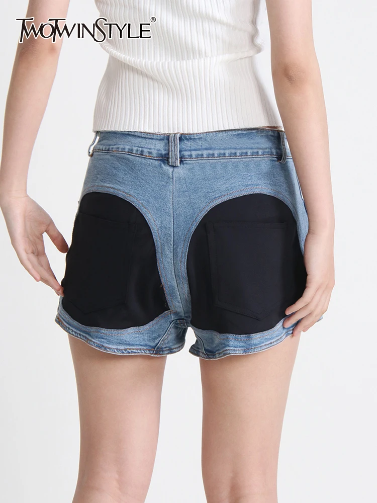 TWOTWINSTYLE Hit Color Skinny Shorts For Women High Wasit Patchwork Pockets Chic Denim Short Pants Female Fashion Clothing 2023
TWOTWINSTYLE Hit Color Skinny Shorts For Women High Wasit Patchwork Pockets Chic Denim Short Pants Female Fashion Clothing 2023