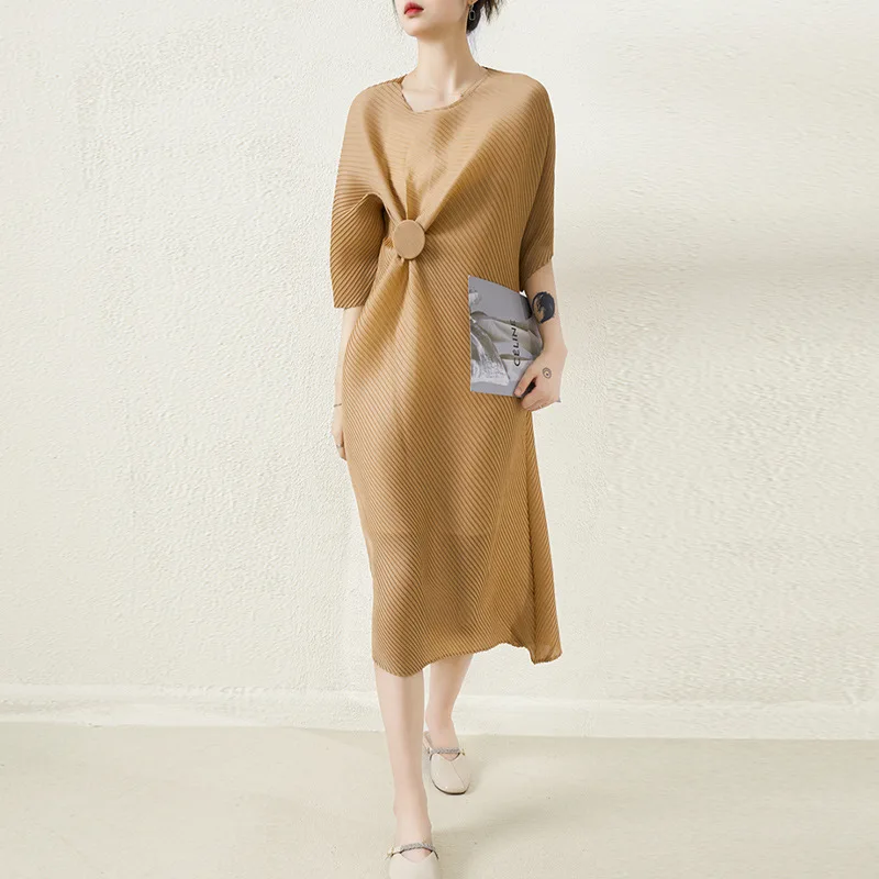 Miyake Pleats Women Summer 2022 Autumn Circle Long Dress Fashion Loose Casual Designer Big Button Irregular Clothes Black Dress
Miyake Pleats Women Summer 2022 Autumn Circle Long Dress Fashion Loose Casual Designer Big Button Irregular Clothes Black Dress