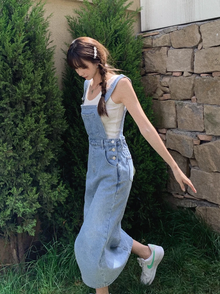 2022 spring new style split denim dress women's suspenders mid-length waistband temperament age-reducing suspender skirt
2022 spring new style split denim dress women's suspenders mid-length waistband temperament age-reducing suspender skirt