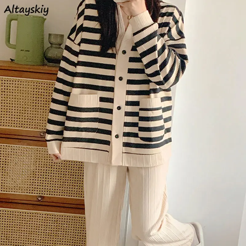 Pajama Sets Women Striped V-neck Casual Elegant Kawaii Retro Home Cozy Long Sleeve Basic All-match Korean Style Sleepwear Ins BF
Pajama Sets Women Striped V-neck Casual Elegant Kawaii Retro Home Cozy Long Sleeve Basic All-match Korean Style Sleepwear Ins BF