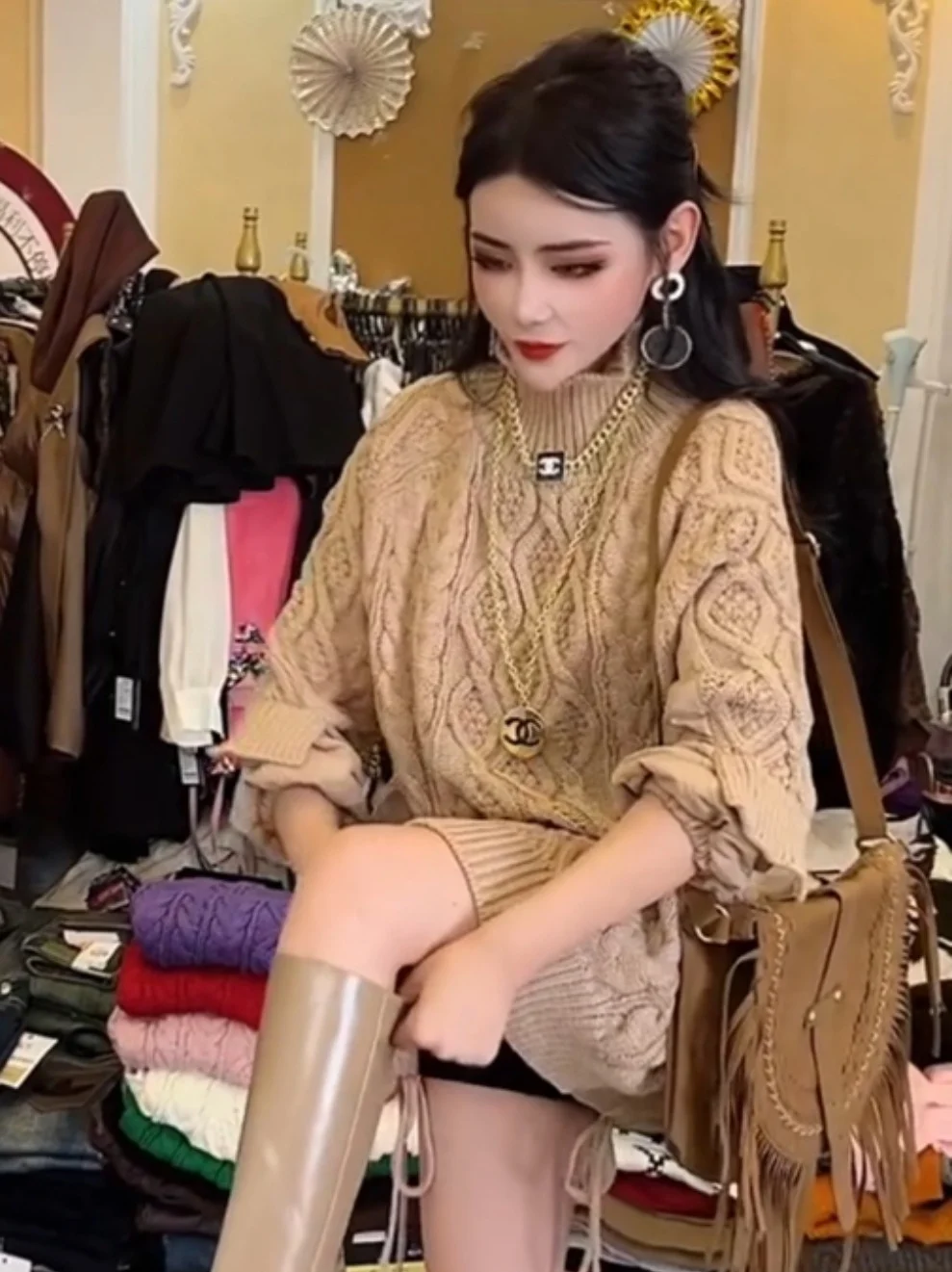European high neck fried dough twist double-sided sweater women's autumn and winter 2022 new design feeling drawstring thickened
European high neck fried dough twist double-sided sweater women's autumn and winter 2022 new design feeling drawstring thickened