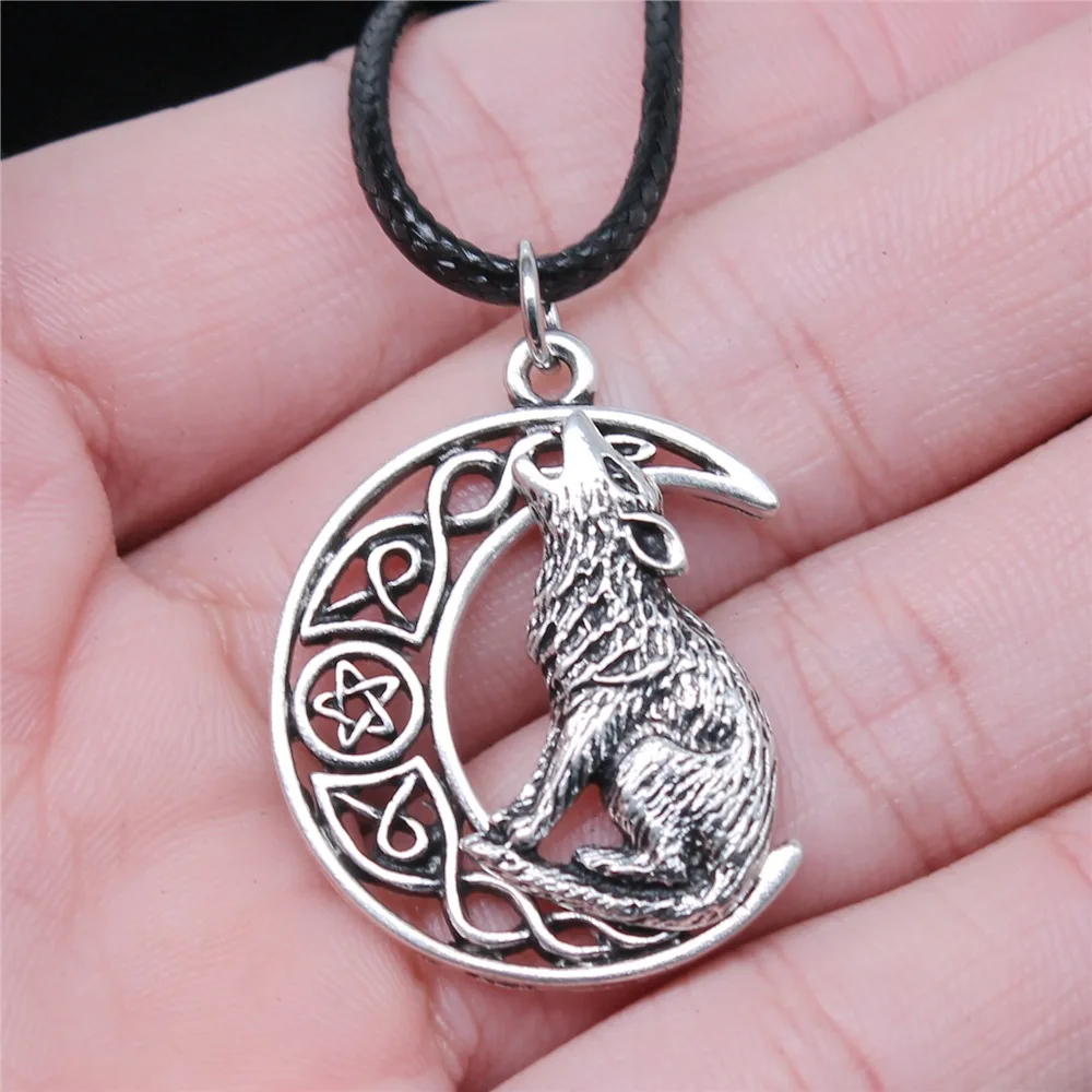 Antique Silver Viking Wolf Pendant Black Leather String Punk Men Party Necklace Accessories Wholesale 
Antique Silver Viking Wolf Pendant Black Leather String Punk Men Party Necklace Accessories Wholesale