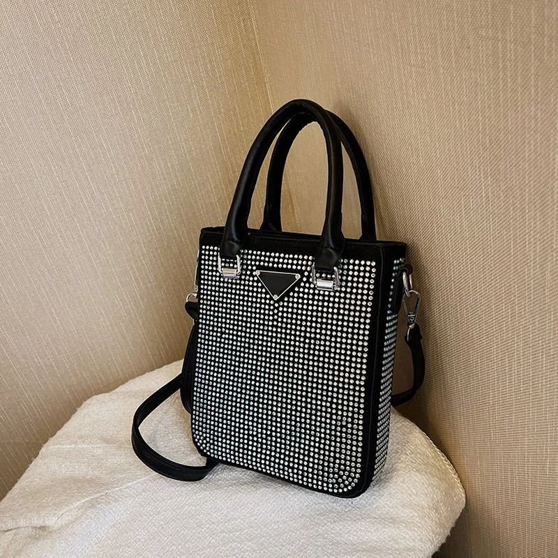 Women's Shoulder Bag Classic Style Chain Bucket Crossbody Bag Luxury Designer Brand Handbag Ladies Leather Casual Tote Bag
Women's Shoulder Bag Classic Style Chain Bucket Crossbody Bag Luxury Designer Brand Handbag Ladies Leather Casual Tote Bag