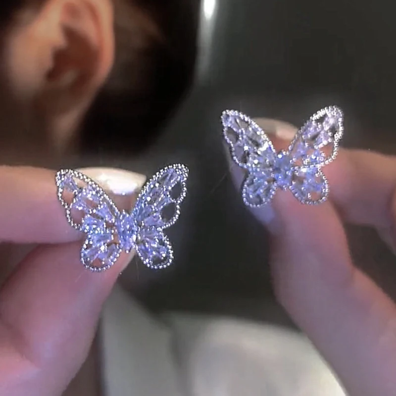 Korean Sparkling Butterfly Fairy Ear Cuff Clip Earrings For Women Fashion Without Piercing Ear Clips Wedding Party Jewelry Gift
Korean Sparkling Butterfly Fairy Ear Cuff Clip Earrings For Women Fashion Without Piercing Ear Clips Wedding Party Jewelry Gift
