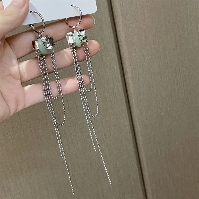 Sen tie bow fringe earring jade pendant INS niche design super fairy Mosaic earring
Sen tie bow fringe earring jade pendant INS niche design super fairy Mosaic earring