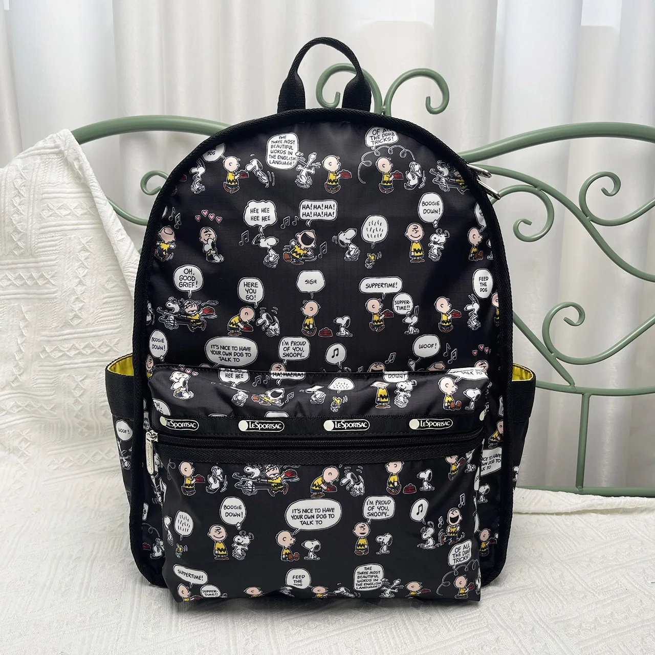 Новая Изысканная тканевая сумка Lesportsac Snoopy Kawaii с цветочным принтом, сумка-тоут с мультяшным принтом, сумка для мамы, милая сумка через плечо E919
Новая Изысканная тканевая сумка Lesportsac Snoopy Kawaii с цветочным принтом, сумка-тоут с мультяшным принтом, сумка для мамы, милая сумка через плечо E919