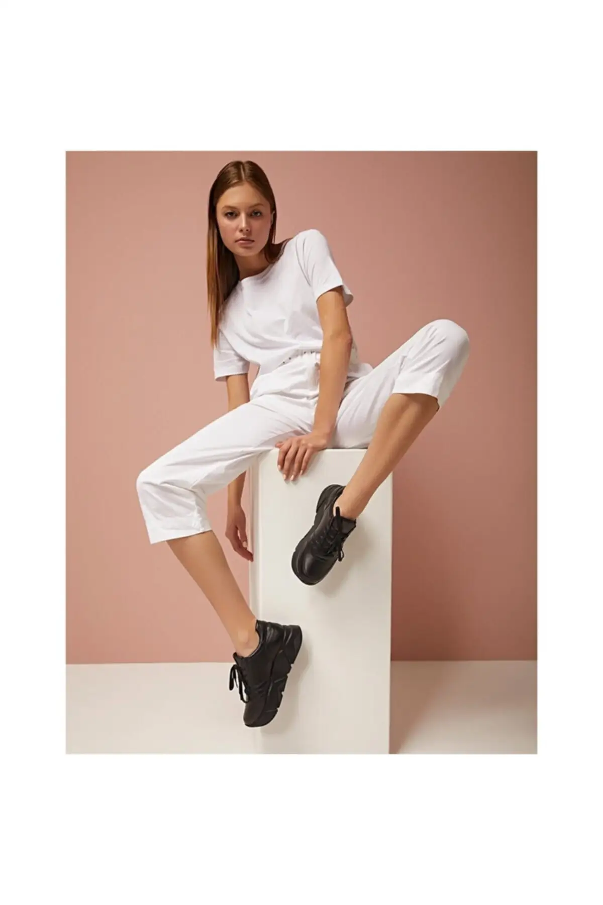 Women Black Sport Shoes High Platform Casual Sneaker Running Hiking Quality Street Fashion Summer Spring Lace-Up Sports
Women Black Sport Shoes High Platform Casual Sneaker Running Hiking Quality Street Fashion Summer Spring Lace-Up Sports