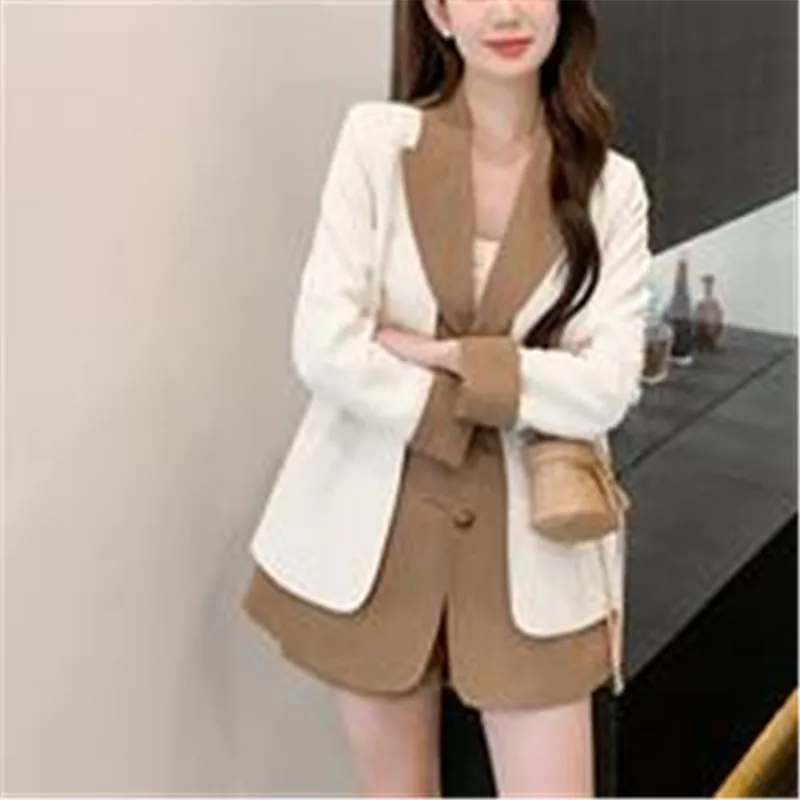 

2023 Spring and Autumn New Western Style Women's Niche Unique Chic Age-Reducing French Senior Sense Fake Two Suits Tide
