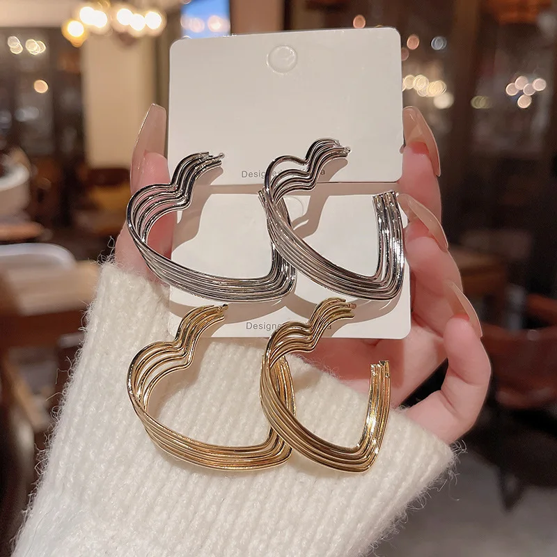 2023 New Fashion Trend Unique Design Exaggerated Elegant Open Heart Heart Earrings Ladies High Jewelry Party Gifts Wholesale
2023 New Fashion Trend Unique Design Exaggerated Elegant Open Heart Heart Earrings Ladies High Jewelry Party Gifts Wholesale