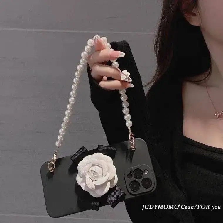 Temperament Camellia Pearl Chain 12promax iphone 11 Mobile Phone Case XS Huawei All Inclusive Pearl Chain Mobile Phone Case
Temperament Camellia Pearl Chain 12promax iphone 11 Mobile Phone Case XS Huawei All Inclusive Pearl Chain Mobile Phone Case