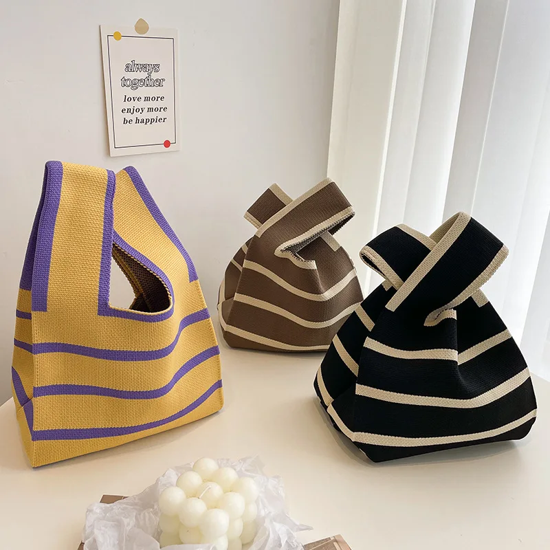 Hot Sale 20*35cm 3 Style Coloful 2022 New All Match Korean Style Knitted Handbags Striped Ladies Commuter Bag Can Be Customized
Hot Sale 20*35cm 3 Style Coloful 2022 New All Match Korean Style Knitted Handbags Striped Ladies Commuter Bag Can Be Customized