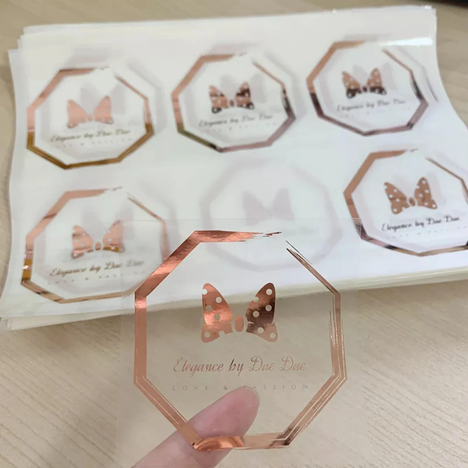100pcs Custom Lip Gloss Tube Clear Labels Print Die Cut Waterproof Vinyl Adhesive Advertising makeup Eyelashes Stickers
100pcs Custom Lip Gloss Tube Clear Labels Print Die Cut Waterproof Vinyl Adhesive Advertising makeup Eyelashes Stickers