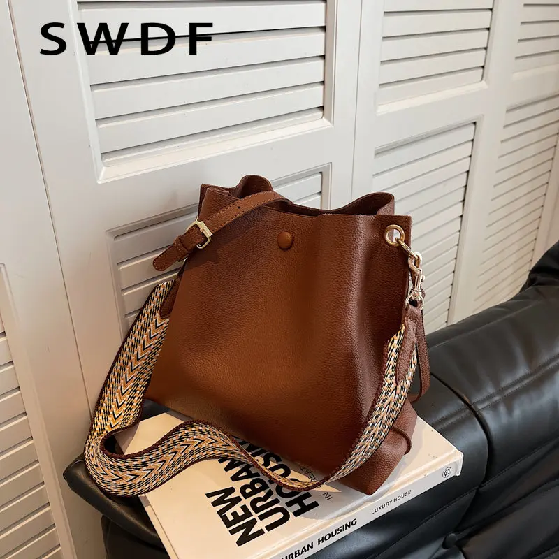 New Ladies Simple Large Bags Fashion Casual Bucket Bags Solid Color Leather Ladies Bags Wide Straps Shoulder Bags Messenger Bags
New Ladies Simple Large Bags Fashion Casual Bucket Bags Solid Color Leather Ladies Bags Wide Straps Shoulder Bags Messenger Bags