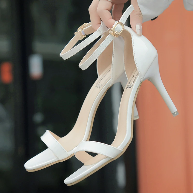 Transparent Sandals Women Summer Sexy Crystal Woman Sandals High Heels 7/11cm Open Toe Sandals for Women Ladies Shoes Basic
Transparent Sandals Women Summer Sexy Crystal Woman Sandals High Heels 7/11cm Open Toe Sandals for Women Ladies Shoes Basic