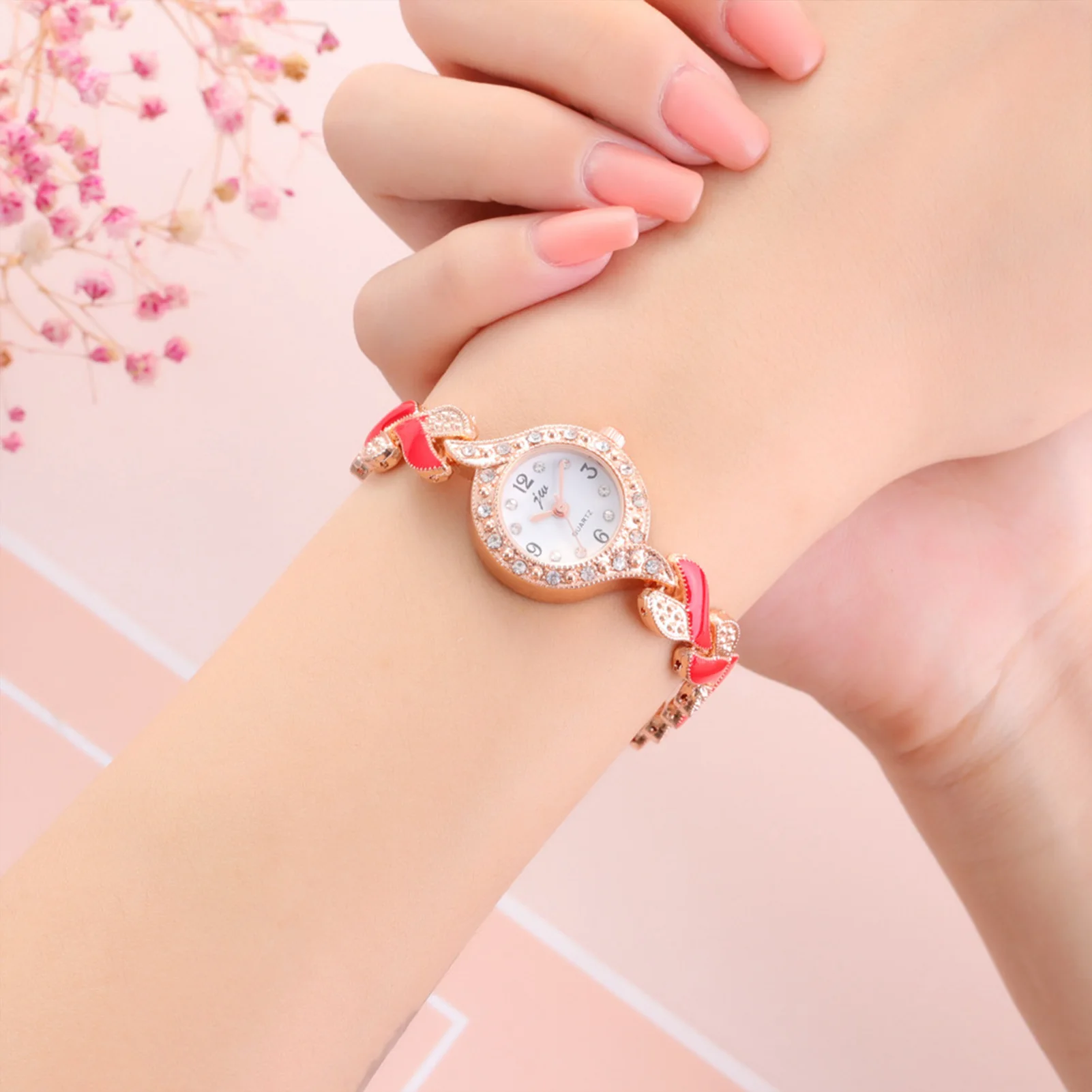 Trend Leaf Bracelet Wrist Watch Scratch Resistant Glass Mirror Watch for Valentine's Day Christmas Gift H9
Trend Leaf Bracelet Wrist Watch Scratch Resistant Glass Mirror Watch for Valentine's Day Christmas Gift H9