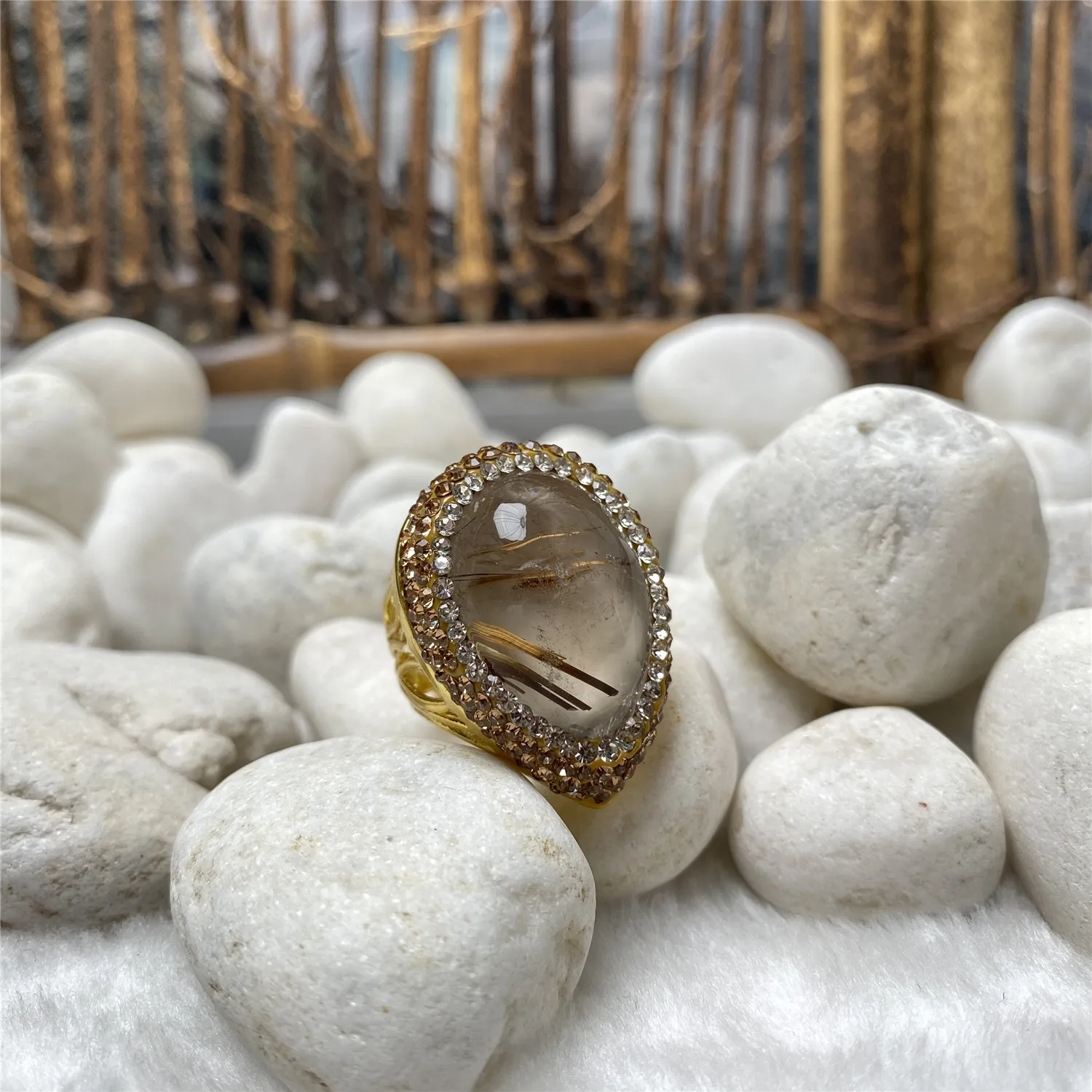 Natural hair crystal rhinestone electroplating water drop shape ring ladies exquisite elegant fashion net red jewelry
Natural hair crystal rhinestone electroplating water drop shape ring ladies exquisite elegant fashion net red jewelry