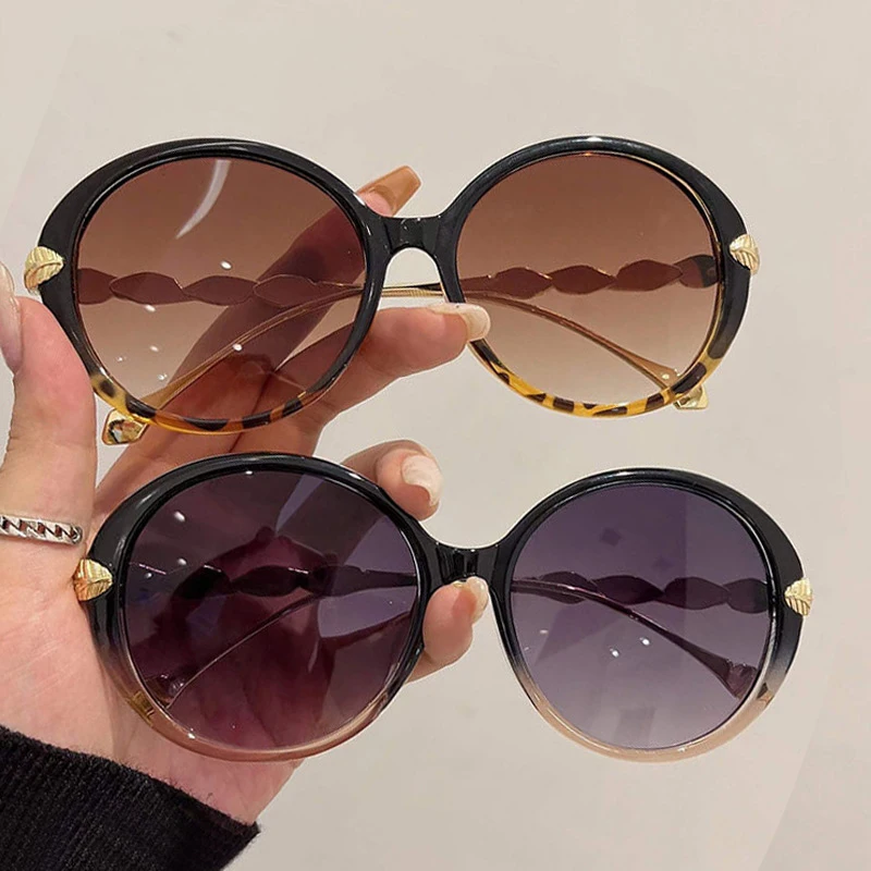 Trendy Polarized Sunglasses Women 2023 for Men Paired Exquisite Eyewear Cases Personalized UV Resistant Sunshades Glasses
Trendy Polarized Sunglasses Women 2023 for Men Paired Exquisite Eyewear Cases Personalized UV Resistant Sunshades Glasses