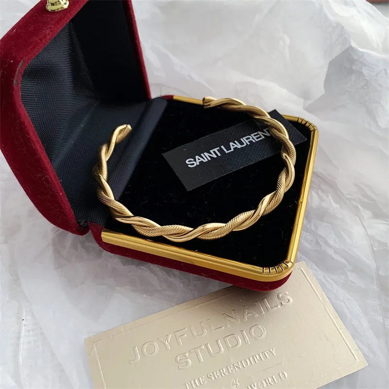 Trendy Charm Cuff Twist Bracelets Opening Bangles for Women Gold Color 316L Stainless Steel Wire Thin Simple Bangles Jewelry
Trendy Charm Cuff Twist Bracelets Opening Bangles for Women Gold Color 316L Stainless Steel Wire Thin Simple Bangles Jewelry
