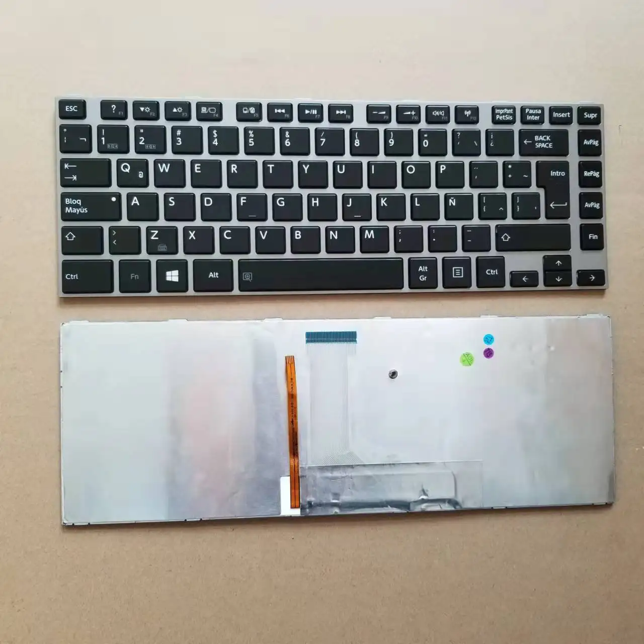 New For Toshiba Satellite L840 L845 L845d L800 L805 L830 Series LA Latin Laptop Keyboard With Silver Frame Spanish
New For Toshiba Satellite L840 L845 L845d L800 L805 L830 Series LA Latin Laptop Keyboard With Silver Frame Spanish