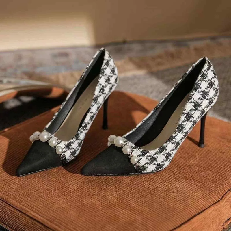 Lady Single Shoes 2023 Spring Summer New Women's Pearl Chain Pointed High Heels Fashion Casual Large Size High Heels for Women
Lady Single Shoes 2023 Spring Summer New Women's Pearl Chain Pointed High Heels Fashion Casual Large Size High Heels for Women