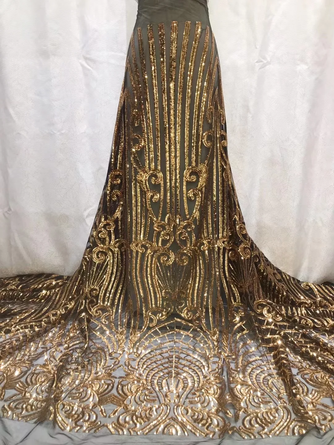African New Arrival Lace 2022 Fabric High Quality Nigerian 5 Yards Lace Sequins Lace Fabric For Evening Party Dress Material
African New Arrival Lace 2022 Fabric High Quality Nigerian 5 Yards Lace Sequins Lace Fabric For Evening Party Dress Material