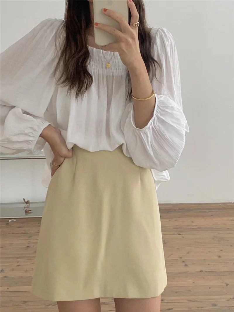Blouse 2022 Autumn Square Neck Bubble Sleeve Vintage Shirt High-grade Feeling Soft Solid Color Collar Shirt
Blouse 2022 Autumn Square Neck Bubble Sleeve Vintage Shirt High-grade Feeling Soft Solid Color Collar Shirt