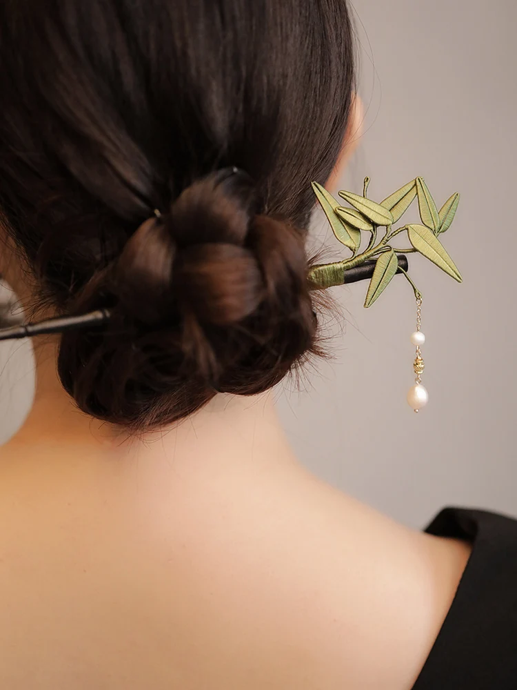Original Design Bamboo Leaf Hairpin Retro Chinese Style Coil and Bundled Hair Hair Sticks Wedding Bridal Hairdressing Hairpins
Original Design Bamboo Leaf Hairpin Retro Chinese Style Coil and Bundled Hair Hair Sticks Wedding Bridal Hairdressing Hairpins