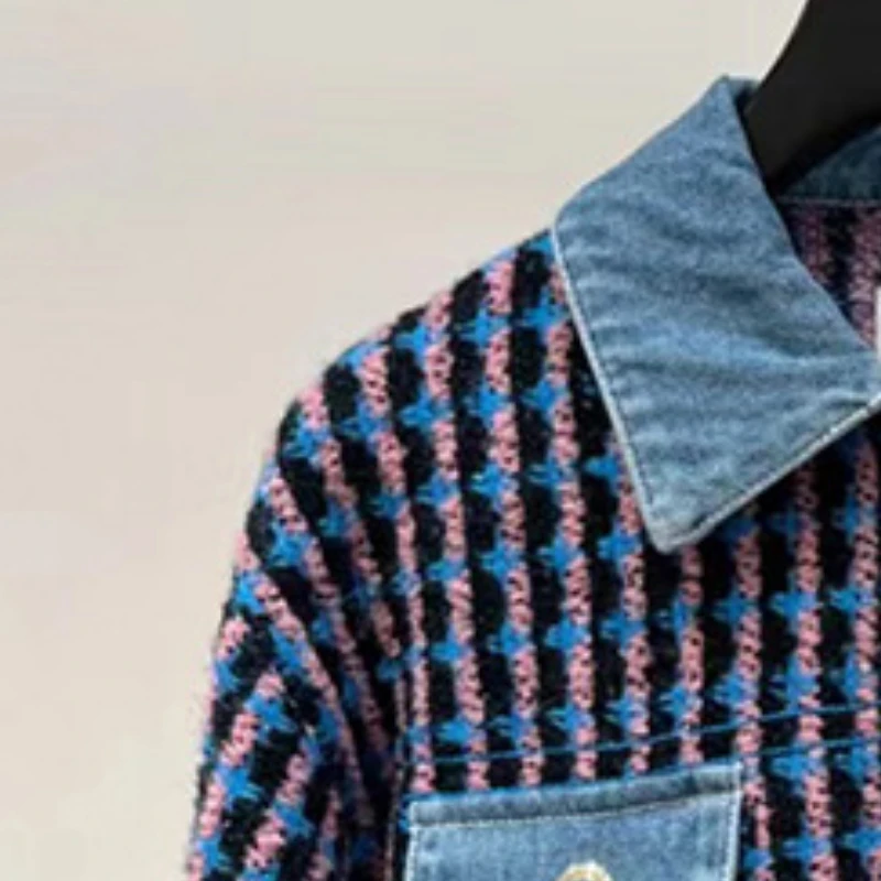 Women Sweater 2023 Spring and Summer New Houndstooth Splicing Denim Women Knitted Cardigan Coat /Shorts
Women Sweater 2023 Spring and Summer New Houndstooth Splicing Denim Women Knitted Cardigan Coat /Shorts