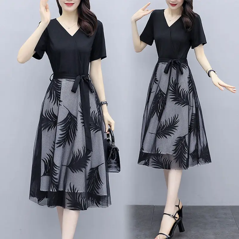 Oversize Women Summer Dress 2022 New False Two Pieces Patchwork V-Neck Slim Mesh Print Office Lady Vestidos Female Clothes
Oversize Women Summer Dress 2022 New False Two Pieces Patchwork V-Neck Slim Mesh Print Office Lady Vestidos Female Clothes
