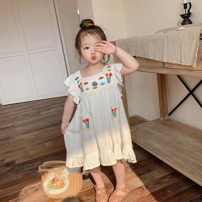 Dress Girls Clothes Sweet Embroidered Princess Dresses Cotton 2-7 y Beibei Korean Folk Style Fashion quality children's clothing
Dress Girls Clothes Sweet Embroidered Princess Dresses Cotton 2-7 y Beibei Korean Folk Style Fashion quality children's clothing