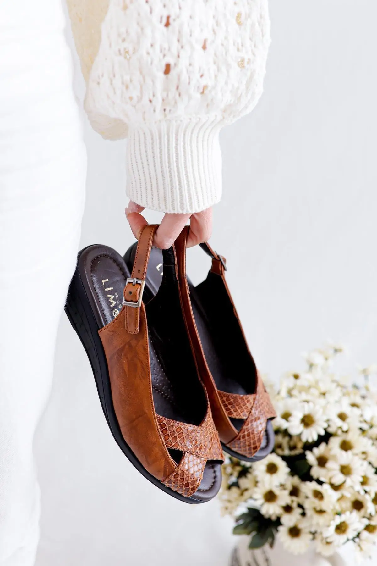 Women's Fashion Sandals Tobacco Snake Look Detailed Belted New Breathable Cool Summer Casual Ladies Light Sandals
Women's Fashion Sandals Tobacco Snake Look Detailed Belted New Breathable Cool Summer Casual Ladies Light Sandals