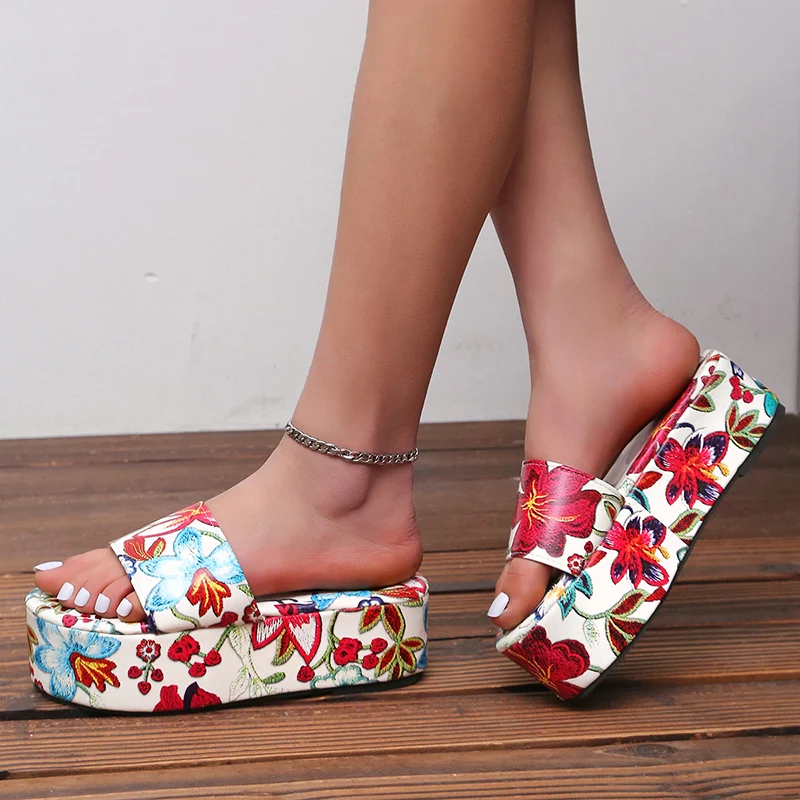 Print Chunky Platform Slippers Women Fashion Flower Thick Bottom Slides Woman Pu Leather High Quality Flip Flops Summer
Print Chunky Platform Slippers Women Fashion Flower Thick Bottom Slides Woman Pu Leather High Quality Flip Flops Summer