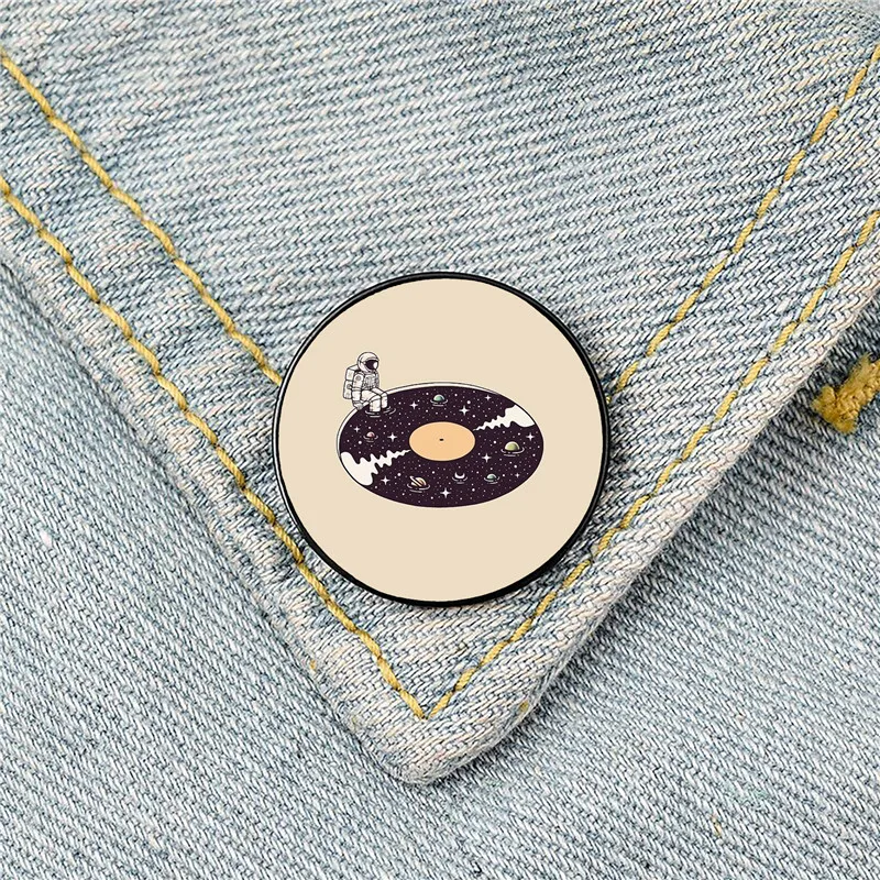 Cosmic Sound astronaut Printed Pin Custom Funny Brooches Shirt Lapel Bag Cute Badge Cartoon Jewelry Gift for Lover Girl Friends
Cosmic Sound astronaut Printed Pin Custom Funny Brooches Shirt Lapel Bag Cute Badge Cartoon Jewelry Gift for Lover Girl Friends