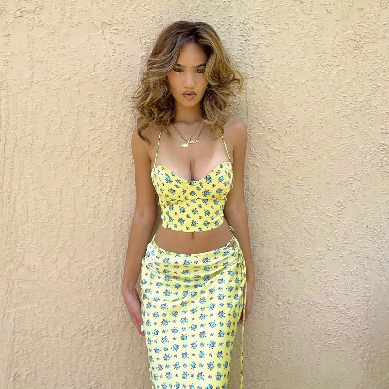 Skirt Women's Fashion 2022 Summer New Women's Fashion Floral Print Suspenders Wrap Chest Side Drawstring Long Skirt Suit 
Skirt Women's Fashion 2022 Summer New Women's Fashion Floral Print Suspenders Wrap Chest Side Drawstring Long Skirt Suit
