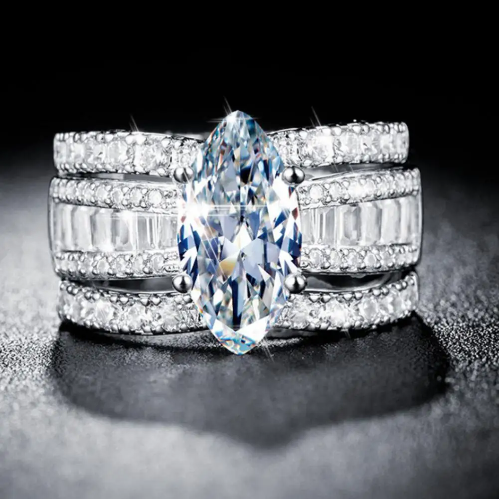 3Pcs Couple Rings Geometric Rhinestone Jewelry Sparkling Electroplated Rings for Wedding
3Pcs Couple Rings Geometric Rhinestone Jewelry Sparkling Electroplated Rings for Wedding