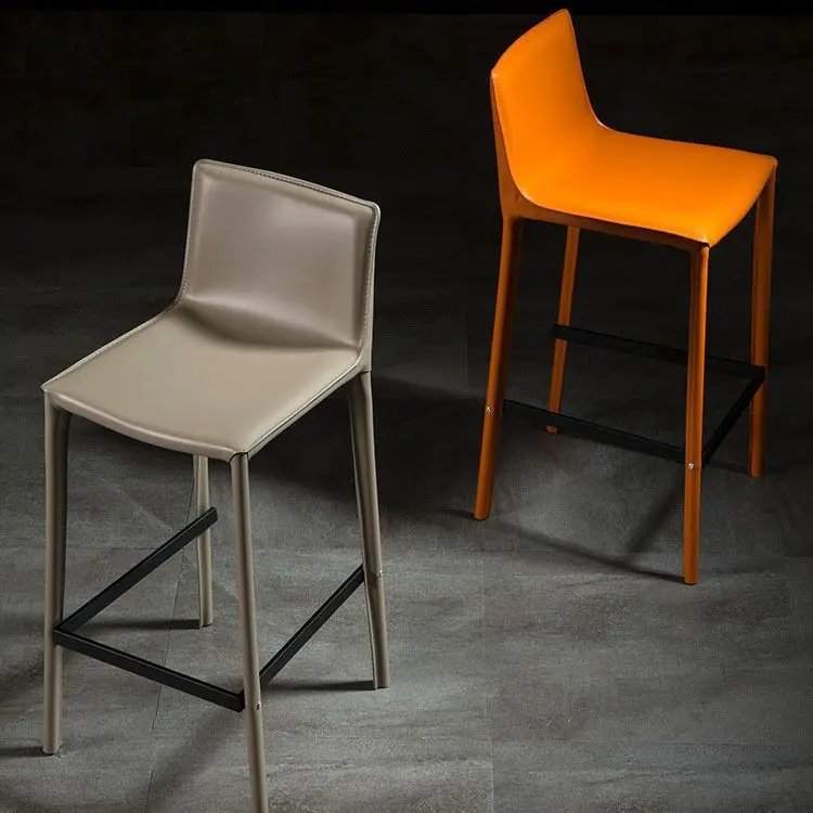 O242Designer saddle leather bar chair, home creative high stool, bar front island dining chair, fashionable bar chair
O242Designer saddle leather bar chair, home creative high stool, bar front island dining chair, fashionable bar chair