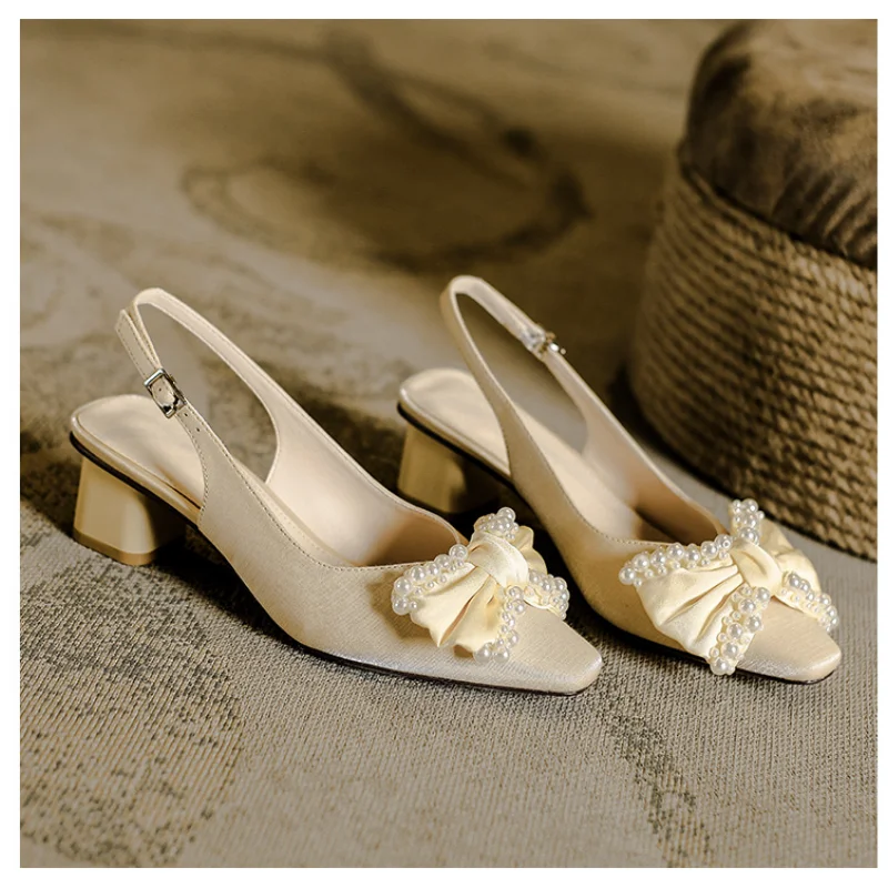 French Retro Toe Sandals Women's 2023 Summer New Shallow Mouth Bow Mid-heel Back Empty Sandals Comfortable and Simple WOMEN
French Retro Toe Sandals Women's 2023 Summer New Shallow Mouth Bow Mid-heel Back Empty Sandals Comfortable and Simple WOMEN