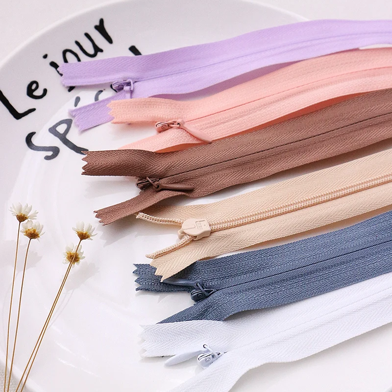 5 шт./лот невидимые молнии, нейлоновые катушки молнии для шитья портными изделиями, объемные молнии, тянущиеся шармы
5 шт./лот невидимые молнии, нейлоновые катушки молнии для шитья портными изделиями, объемные молнии, тянущиеся шармы