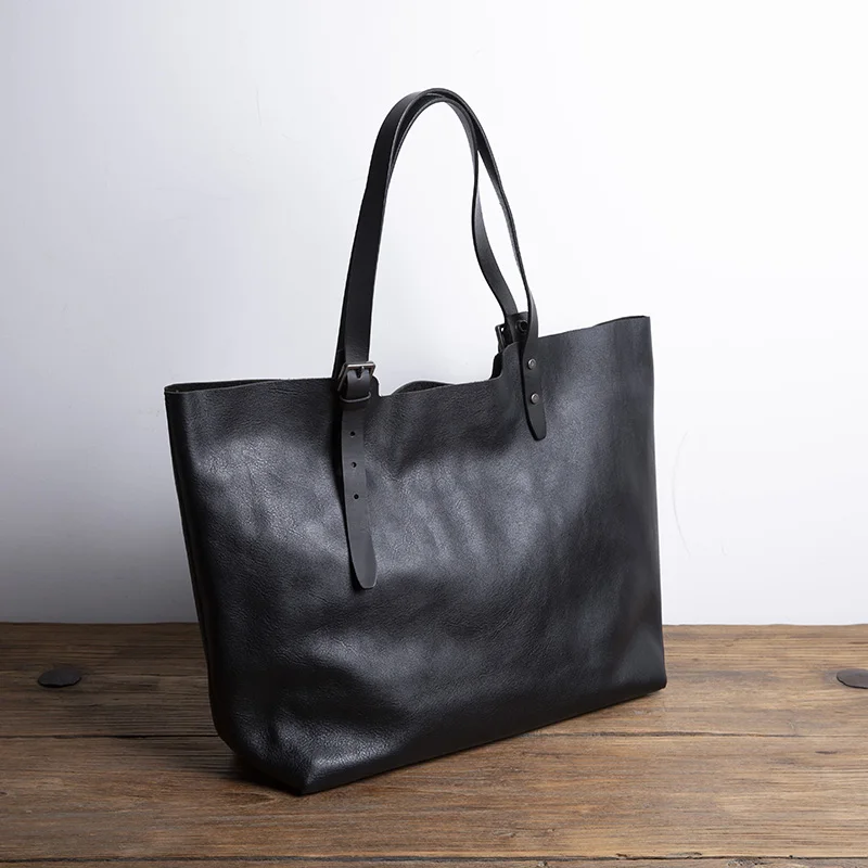 AETOO Leather tote bag men's simple large-capacity commuter handbag high-end niche design personality women's shoulder bag
AETOO Leather tote bag men's simple large-capacity commuter handbag high-end niche design personality women's shoulder bag